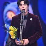 “今年の芸能人賞”パク・ボゴム「10年前は新人賞…大きな賞の受賞に感無量」＝「KBS芸能大賞」