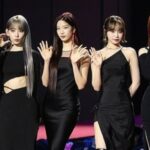 「LE SSERAFIM」、新鮮な演出と完成度の高いパフォーマンスを披露した年末ステージ