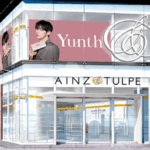 「BTS」V、大型ビジュアルがアインズ＆トルペ新宿東口店をジャック！「Yunth」ポップアップストア　12月26日より期間限定オープン。大好評の『限定セット』が数量限定で復活