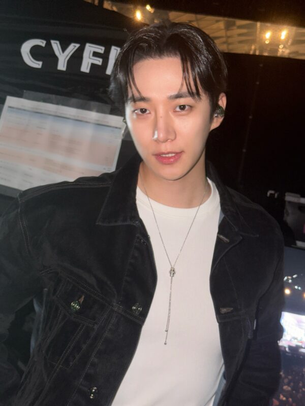 「2PM」ジュノ、カジュアル＆ダンディでふたつの魅力…「テプン商事」ドラマファンミツアーのビハインド公開