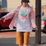 チェ・ジョンヒョプ、スケボーに乗った少年そのもの…さわやかな笑顔がステキ（動画あり）