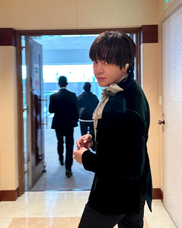 チャン・グンソク、15周年を祝福 インスタに込めた“らしさ” | K-POP