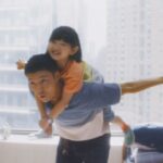 チャン・イーシン(EXO レイ)主演『愛がきこえる』本編映像初解禁！ろう者コミュニティで暮らす父と娘の賑やかで穏やかな日常