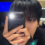 「CNBLUE」ジョン・ヨンファ、強烈な眼差しのセルカ公開…王子さまのようなモノクロ写真