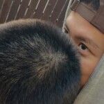 コンミョン、弟ドヨン（NCT）の入隊を応援…坊主頭にキス「ケガしないで元気で行っておいで」