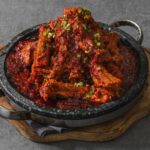 【情報】【日本初上陸】韓国・ソウルで行列の絶えない『ドゥンカルビ』が、1月13日(火)より新大久保「オボンジップ」にて販売開始！！