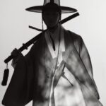 俳優チョン・イル、母シム・ヨノク教授がディレクションした韓服グラビア公開