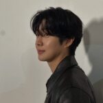 俳優チェ・ウシク、パリからさわやかな近況を伝える