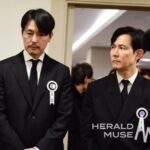 イ・ジョンジェ＆チョン・ウソン、故アン・ソンギさんの弔問客に直接対応…沈痛な表情