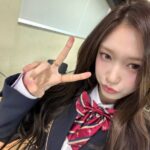 “もう成人になりました”「IVE」イソ、きょう（8日）韓林芸能芸術高校を卒業…制服姿でDIVEに感謝