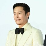 イ・ビョンホン、「ゴールデングローブ賞」で受賞ならずもティモシー・シャラメに拍手する姿が話題に