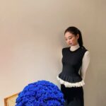 「BLACKPINK」JENNIE、初の写真展を開催…母親への感謝も伝え注目