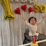 “チャウヌにそっくりで将来有望”…俳優シム・ヒョンタクの息子、初めての誕生日パーティー“致命的かわいさ”