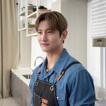 「東方神起」チャンミン、後輩グループを見つめる優しい眼差し…デニムシャツが良く似合う（動画あり）