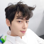 「ASTRO」チャウヌ、直筆のメッセージで新年のあいさつ…ボサボサヘアで親近感のあるビジュアル