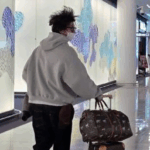 コン・ユ、空港でパスポートを落として大慌て！