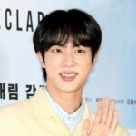 「BTS」JIN、アーティストから芸術的インスピレーションへ…仁川国際美術展覧会受賞作家の作品に
