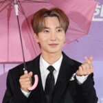 「SUPER JUNIOR」イトゥク、セミヌードのベッド自撮りにファンざわざわ（動画あり）