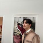 「2PM」イ・ジュノ、ブランドアンバサダーとしての存在感　パリでのビハンドカット公開