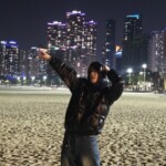 「n.SSign」カズタ、プサン（釜山）の海辺で元気はつらつ！…「プサン旅行に一緒に行く人！」