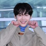 【フォト】イ・ジョンソク、朝から愛嬌たっぷり…爽やか笑顔でミラノへ