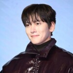 “おっちょこちょい”チ・チャンウク、ファンにペンだけ返してサインしたノートはまた持って行った？