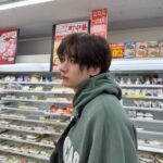 <トレンドブログ>「RIIZE」アントン、日本のコンビニで買い物する姿が話題に