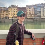 <トレンドブログ>俳優イ・ジョンソク、かわいいキーホルダーを付けたキュートな日常からシックなスーツ姿まで…イタリアから近況公開