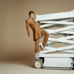 UGGが「TOMORROW X TOGETHER」のYEONJUN（ヨンジュン）を起用し、新たなメンズコレクションをフィーチャーした26春夏キャンペーンを発表