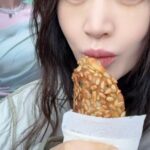 キム・ヘス、ホットクが大きいのか顔が小さいのか…CGを疑われる小顔