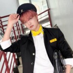 「&TEAM」EJ、学生服姿もよく似合う…イエローのスカーフがポイント！