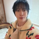 「CNBLUE」ヨンファ、かわいいニットと澄んだ眼差し（動画あり）