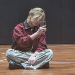 「BTS」JIMIN、金髪の練習室セルカ…カムバックを前に「とても緊張する」