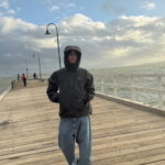 「CNBLUE」ジョン・ヨンファ、メルボルンの海を背景にワイルドな魅力発散…日常がグラビア