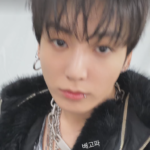 「BTS」Jung Kook、「お腹すいた」セルカで世界中のファンを虜に…マンネの愛情あふれるJimin＆RMのキュートなソロカット