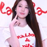 【フォト】「IVE」チャン・ウォニョン、“ROLAROLA”旗艦店のオープン記念フォトウォールに出席…朝から輝く美貌