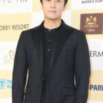 「SHINHWA」キム・ドンワン、相次ぐ発言の末にSNS中断へ…“世界初”と語った契約条件に注目