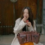 コ・ヒョンジョン、青い瞳の女神…MZ世代ビジュアルで路上グルメが新鮮