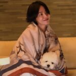 女優ソン・ヘギョ、ブランケットを掛けゆったり愛犬とデート…粗ひとつない美貌