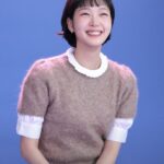 キム・ゴウン、この笑顔に惹かれずにはいられない…ラブリーな「ユミの細胞たち3」ポスタービハインドカット公開