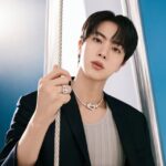 「BTS」Jinと共にフォース10で大胆に輝く フォース10誕生60周年を祝福する、新しいキャンペーンがスタート【FRED】