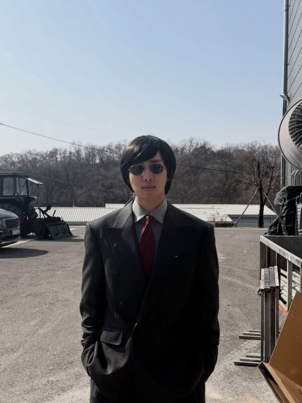 「BTS」RM、パク・ソジュンとそっくりだと話題になった「2.0」MVビハインドカット…「誰だ、お前は！」（動画あり）