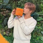 ジェジュン、記念の盾にキス！…「コンビニレストラン」で二度目の優勝