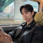 「2PM」ジュノ、汽車で釜山へ移動中…レザージャケット姿に感嘆