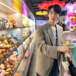 「BTS」Jin、グラビアのようなビジュアル公開…メイプルアイランド訪問で話題