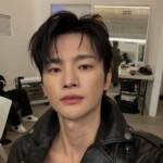 ソ・イングク、ビハインド＆セルカで魅せたセクシーな存在感