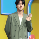 「BTS」Jin、一人だけアルバムのクレジットから外れた理由を明かす…「最善の選択だった」