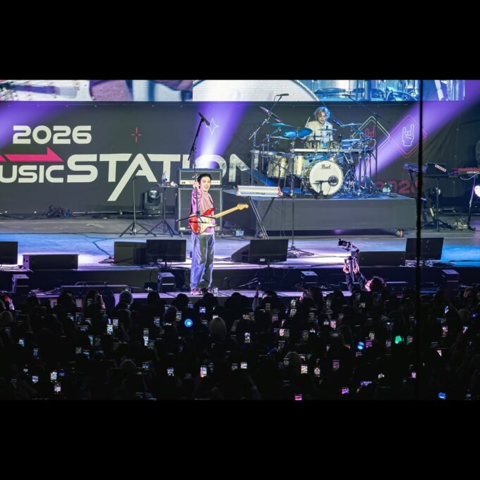 「CNBLUE」、音楽に酔いしれるステージ…楽しさあふれる「FIRST MUSIC STATION」ビハインド公開