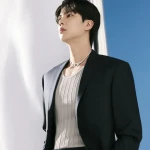 「BTS」Jin、優雅で品格あふれるビジュアル…時代を超えたアイコン