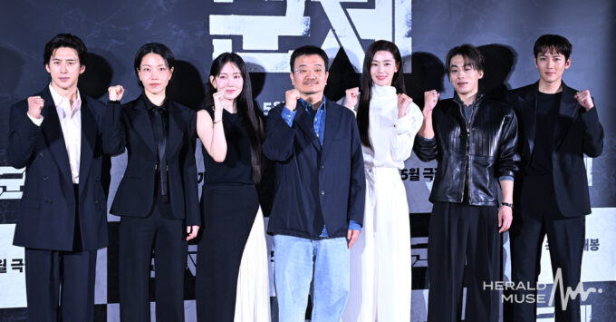 【フォト】チョン・ジヒョン、チ・チャンウク、コ・ス、ク・ギョファンら「群体」制作報告会に出席